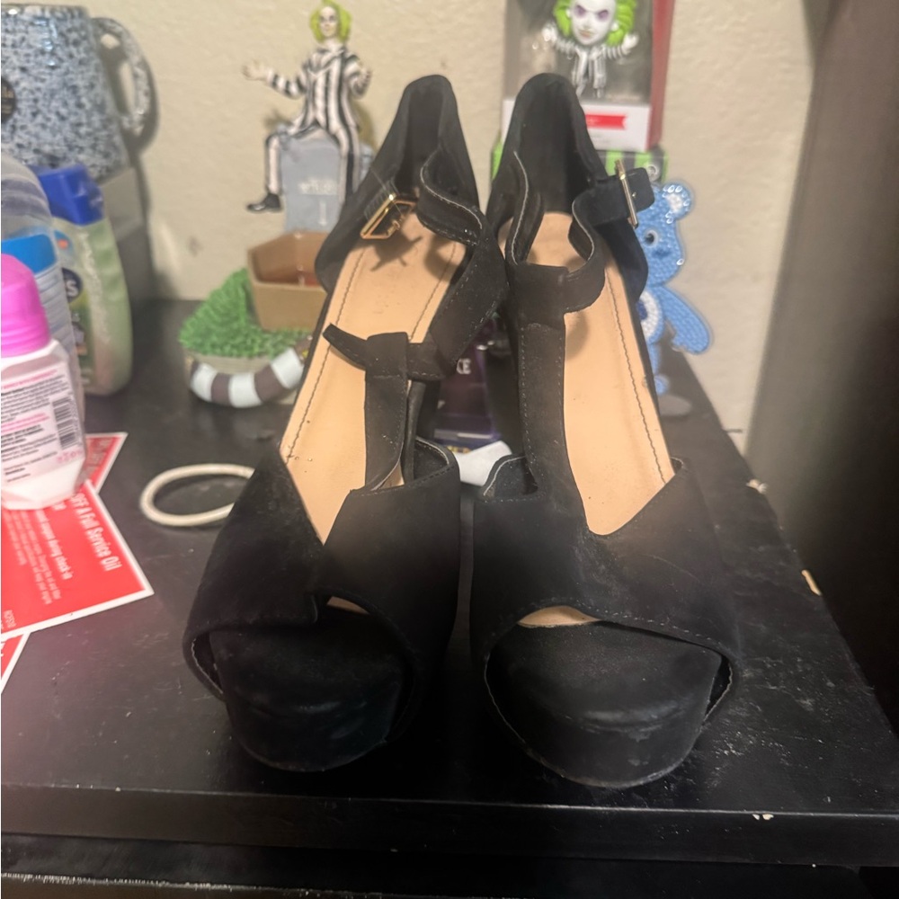 TOP Moda Black Peep-Toe Heels